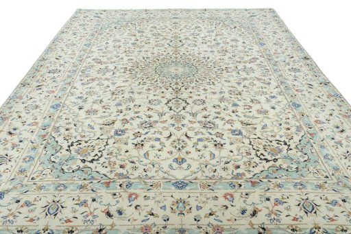 Surface texture of New Kashan rug with natural Wool and intricate pattern