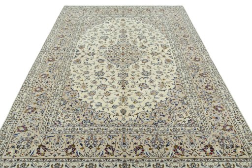 Surface texture of 2000s Kashan rug with natural Wool and intricate pattern