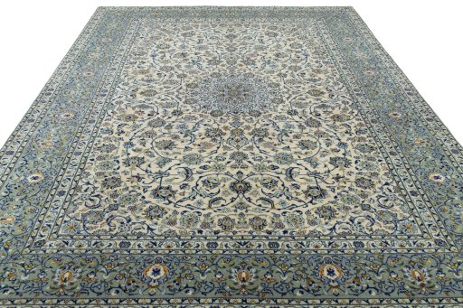 Surface texture of 2000s Kashan rug with natural Wool and intricate pattern