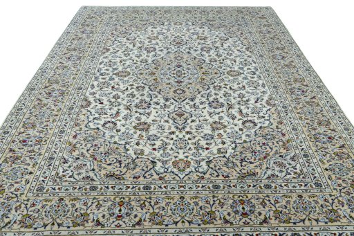 Surface texture of 2000s Kashan rug with natural Wool and intricate pattern