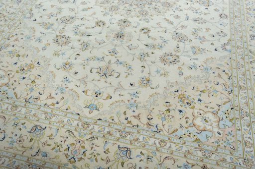 Close-up detail of New Kashan rug from Iran / Persia showing Wool weave