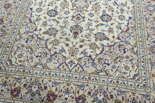Close-up detail of 2000s Kashan rug from Iran / Persia showing Wool weave