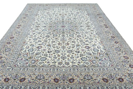 Surface texture of 2000s Kashan rug with natural Wool and intricate pattern