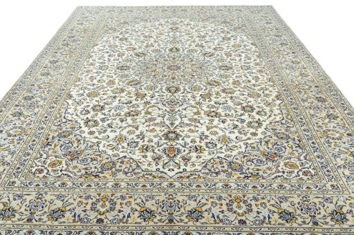 Surface texture of 2000s Kashan rug with natural Wool and intricate pattern