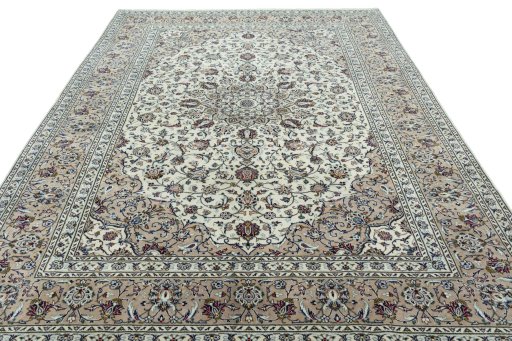 Surface texture of 2000s Kashan rug with natural Wool and intricate pattern