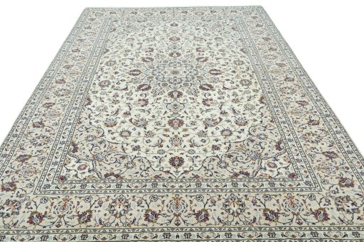 Surface texture of 2000s Kashan rug with natural Wool and intricate pattern