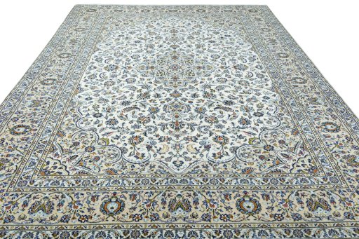 Surface texture of 2000s Kashan rug with natural Wool and intricate pattern
