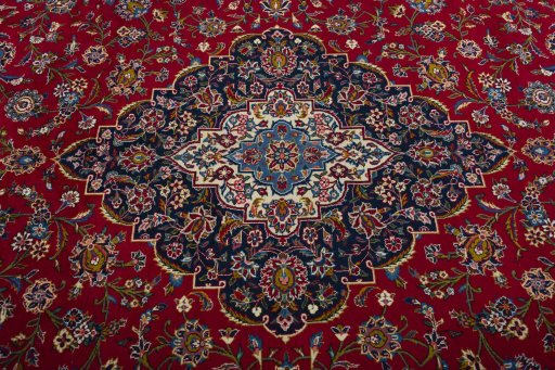 Central medallion detail of 2000s Kashan rug from Iran / Persia