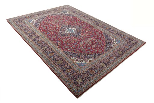 Close-up detail of 2000s Kashan rug from Iran / Persia showing Wool weave