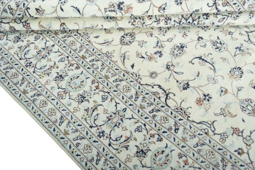 Close-up detail of New Kashan rug from Iran / Persia showing Wool weave