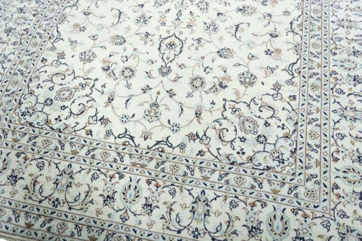 Close-up detail of New Kashan rug from Iran / Persia showing Wool weave