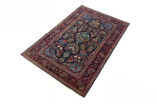 Corner detail of 1930s Kashan rug showing border pattern and Wool pile