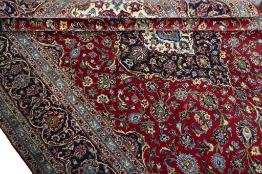 Close-up detail of 2000s Kashan rug from Iran / Persia showing Cork weave