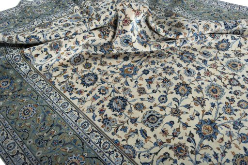Surface texture of 1970s Kashan rug with natural Wool and intricate pattern