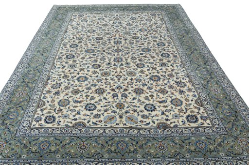 Surface texture of 1970s Kashan rug with natural Wool and intricate pattern