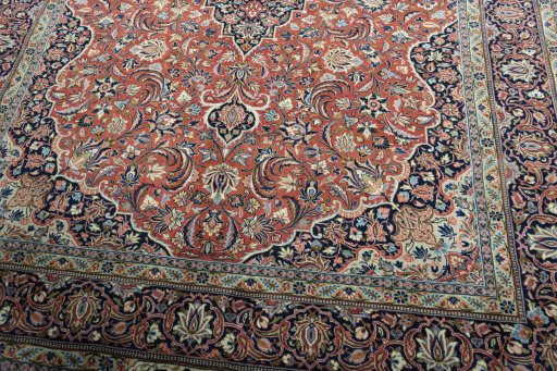 Close-up detail of New Kashan rug from Iran / Persia showing Cork weave