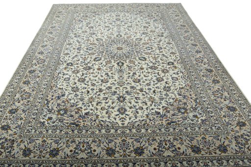 Surface texture of 2000s Kashan rug with natural Wool and intricate pattern