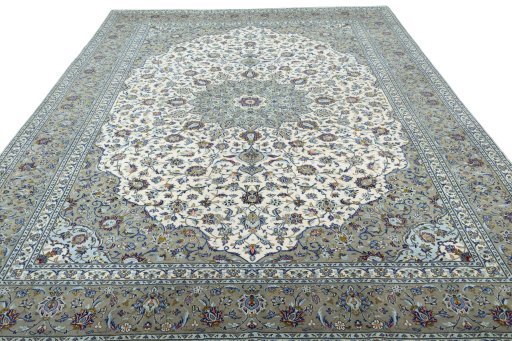 Surface texture of 2000s Kashan rug with natural Wool and intricate pattern