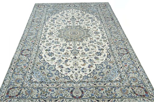 Surface texture of New Kashan rug with natural Wool and intricate pattern