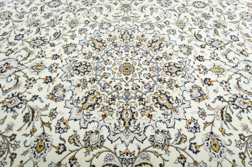 Central medallion detail of New Kashan rug from Iran / Persia