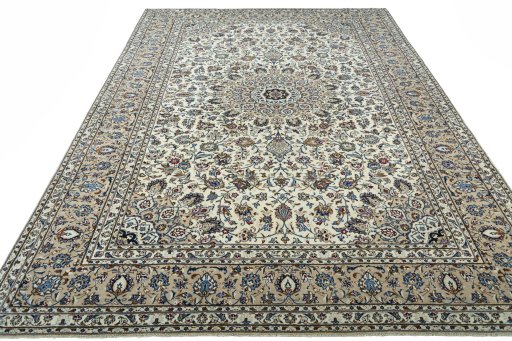 Surface texture of 2000s Kashan rug with natural Wool and intricate pattern