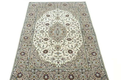 Surface texture of 2000s Kashan rug with natural Wool and intricate pattern