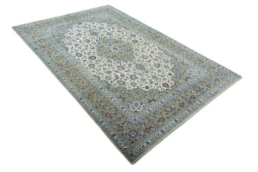 Close-up detail of New Kashan rug from Iran / Persia showing Cork weave