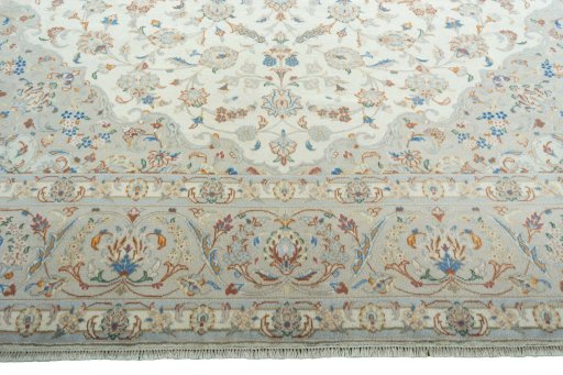 Full view of New Kashan rug from Iran / Persia, 406 × 297 cm in Beige tones