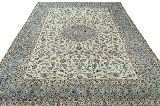 Surface texture of 2000s Kashan rug with natural Wool and intricate pattern