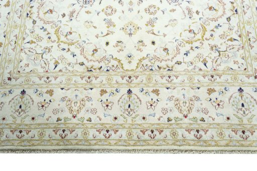 Full view of New Kashan rug from Iran / Persia, 295 × 201 cm in Beige tones