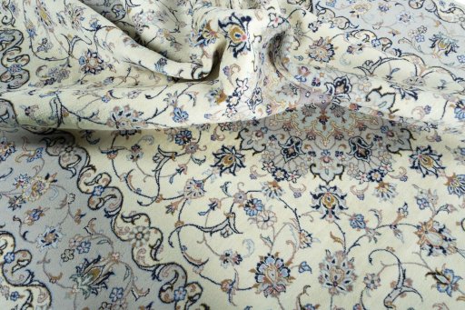 Surface texture of New Kashan rug with natural Wool and intricate pattern