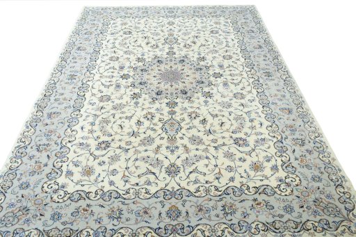 Surface texture of New Kashan rug with natural Wool and intricate pattern