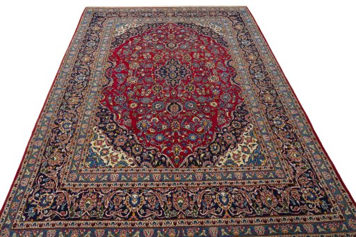 Surface texture of 2000s Kashan rug with natural Wool and intricate pattern