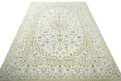 Surface texture of New Kashan rug with natural Wool and intricate pattern