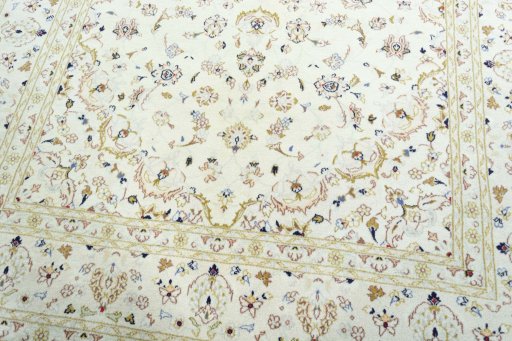 Close-up detail of New Kashan rug from Iran / Persia showing Wool weave