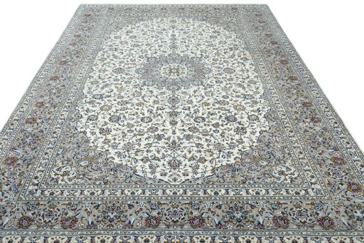 Surface texture of 2000s Kashan rug with natural Wool and intricate pattern