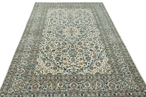 Surface texture of 2000s Kashan rug with natural Wool and intricate pattern