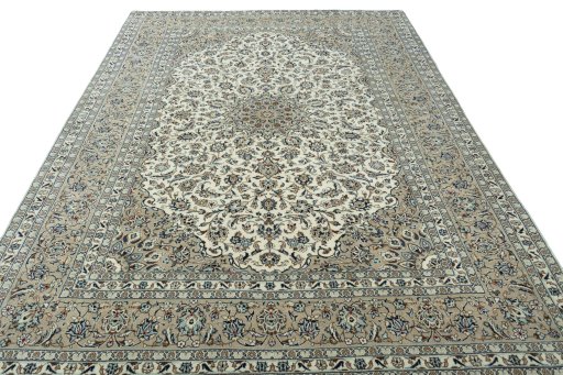 Surface texture of 2000s Kashan rug with natural Wool and intricate pattern