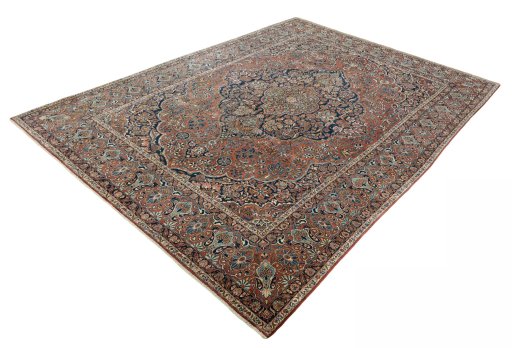 Corner detail of 1930s Kashan rug showing border pattern and Wool pile