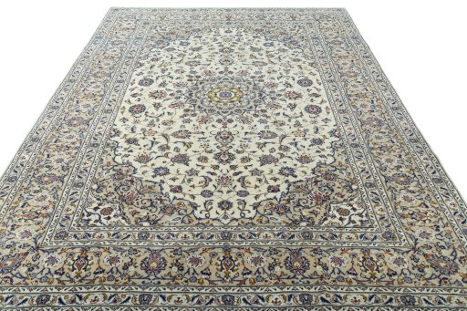Surface texture of 2000s Kashan rug with natural Wool and intricate pattern