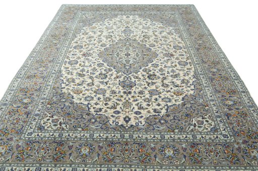 Surface texture of 2000s Kashan rug with natural Wool and intricate pattern