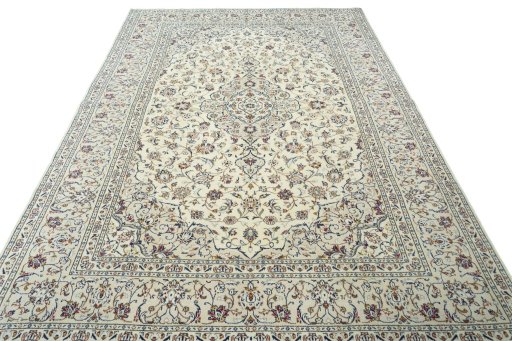 Surface texture of 2000s Kashan rug with natural Wool and intricate pattern