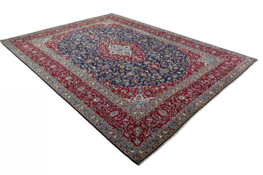 Close-up detail of 2000s Kashan rug from Iran / Persia showing Wool weave