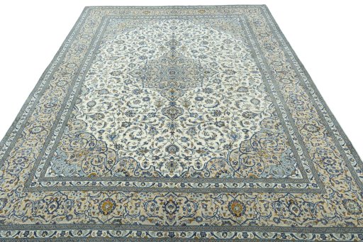 Surface texture of 2000s Kashan rug with natural Wool and intricate pattern