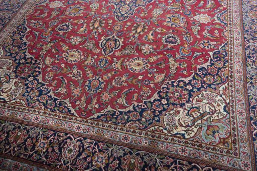 Close-up detail of 1950s Kashan rug from Iran / Persia showing Wool weave