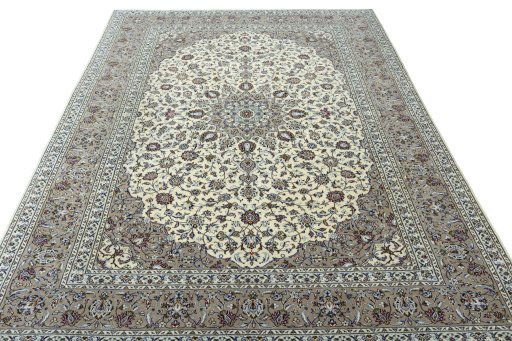 Surface texture of 2000s Kashan rug with natural Wool and intricate pattern
