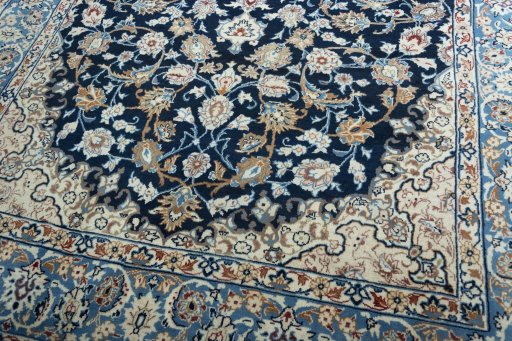 Close-up detail of 1970s Kashan rug from Iran / Persia showing Wool weave