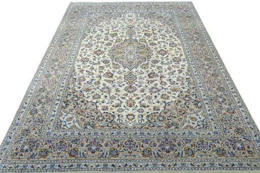 Surface texture of 2000s Kashan rug with natural Wool and intricate pattern