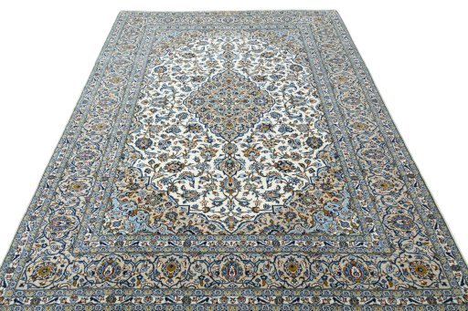 Surface texture of 2000s Kashan rug with natural Wool and intricate pattern