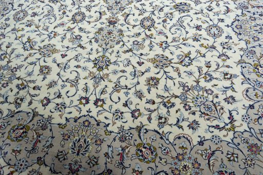Close-up detail of New Kashan rug from Iran / Persia showing Cork weave